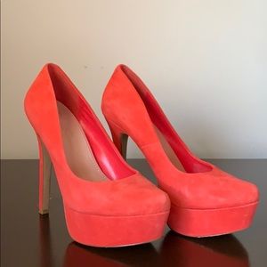 Jessica Simpson hige heels